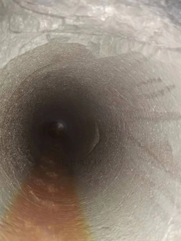 打通的250mm小孔 打通的250mm小孔