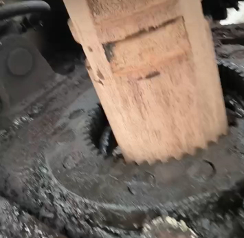 天井鉆機動力頭漏水的主要原因